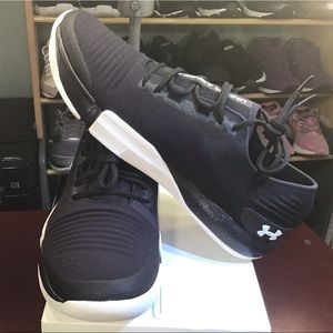 Under Armour Women's UA W TriBase Reign Training.
